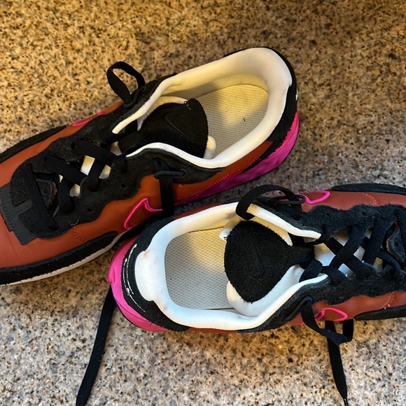 Shoes - Picture 3 of 4